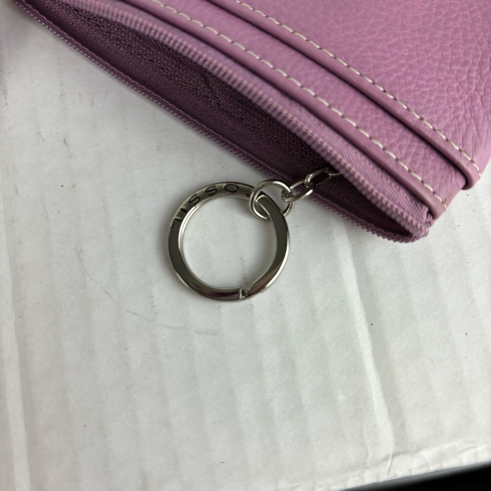 Fossil lavender leather card/key holder w/butterfly - Picture 7 of 13